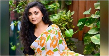 বাংলাদেশে অশান্তিতে ব্যথিত শাকিবের ‘প্রিয়তমা’র নায়িকা