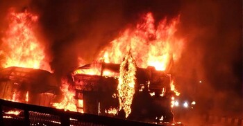 ভারতে ট্রাকের সঙ্গে সংঘর্ষে যাত্রীবাহী বাসে আগুন, নিহত ১১