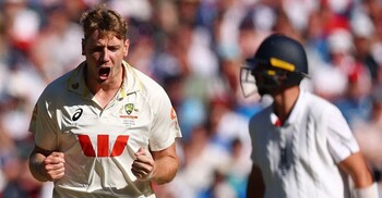 মেলবোর্ন টেস্টে পাগলাটে প্রথম দিন, দুই দলই অলআউট