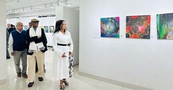 কানাডীয়-বাঙালি শিল্পীর একক প্রদর্শনী ঢাকায়