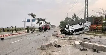 ভিয়েতনামের পাহাড়ি রাস্তায় বাস দুর্ঘটনা, নিহত ৭