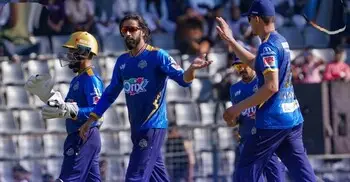 কোচের মৃত্যুশোক নিয়ে ঢাকার জয়