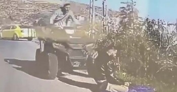 নামাজরত ফিলিস্তিনি যুবককে গাড়িচাপা দেওয়ার ভিডিও ভাইরাল
