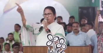 বাংলায় কথা বললেই বাংলাদেশি তকমা দিচ্ছে, অভিযোগ মমতার