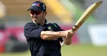 গুরুতর অসুস্থ হয়ে হাসপাতালে চিকিৎসাধীন ডেমিয়েন মার্টিন