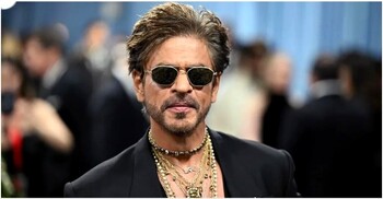 বাংলাদেশি ক্রিকেটার কিনলেন শাহরুখ, গুরুর দাবি, ‘পাকিস্তান প্রেম’