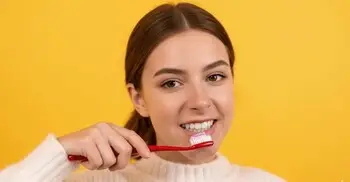 দাঁত ব্রাশের ছোট অভ্যাসে কমতে পারে ডিমেনশিয়ার ঝুঁকি