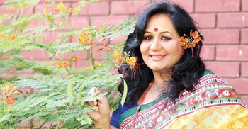 জন্মদিনে অনুরাগীদের চমকে দিলেন ফাহমিদা নবী