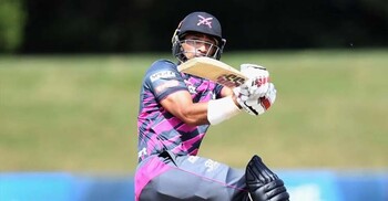 এক ইনিংসে দুই রিটায়ার্ড আউট, টি-টোয়েন্টিতে অভূতপূর্ব ঘটনা