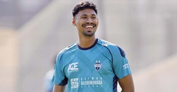 ‘মোস্তাফিজ বিন্দাস আছেন’