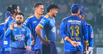 তলানির দুই দলের লড়াইয়ে টস জিতে ফিল্ডিংয়ে ঢাকা