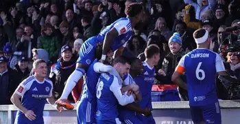 ১১৭ ধাপ পেছানো ম্যাকলসফিল্ডের কাছে হারলো শিরোপাধারী প্যালেস