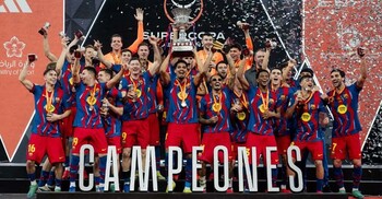 রাফিনহার জোড়া গোলে মরুর বুকে চ্যাম্পিয়ন বার্সেলোনা