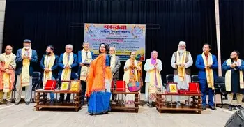 ‘ভ্রূণফুল’ কাব্যগ্রন্থের জন্য শব্দকথা পুরস্কার পেলেন মুন্নি