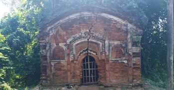 ৫০০ বছরের পুরোনো ‘ইমামবাড়ি’ সংরক্ষণের দাবি