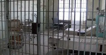 কারাগারে গ্যাং লিডারের বিশেষ সুবিধার দাবিতে ৪৬ কর্মীকে জিম্মি