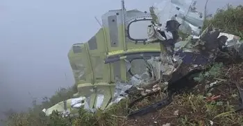 ইন্দোনেশিয়ায় প্লেনের ধ্বংসাবশেষ উদ্ধার, নিখোঁজ ১১