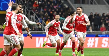 ব্রাজিলিয়ান তারকার জোড়া গোলে রেকর্ড গড়ে শেষ ষোলোতে আর্সেনাল