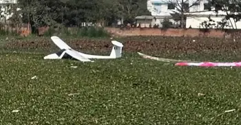 ভারতে এবার পুকুরে ভেঙে পড়লো বিমানবাহিনীর প্লেন