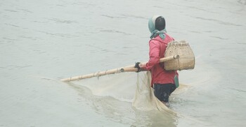 মাছ ধরার পুরোনো পদ্ধতি খুচইন জাল