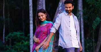 রাজনৈতিক বিরোধে ইয়াশ-নীহা!