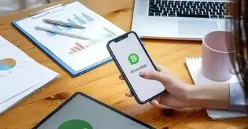 হোয়াটসঅ্যাপে নতুন ফিচার, পছন্দের মানুষই দেখবে আপনার আপডেট