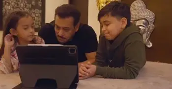 ভাগ্নে-ভাগ্নির কণ্ঠে দেশাত্মবোধের সুর, আবেগঘন ভিডিওতে সালমান