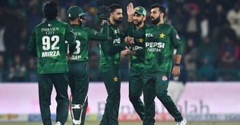 টি-টোয়েন্টি বিশ্বকাপের আগে অস্ট্রেলিয়াকে হেসেখেলে হারালো পাকিস্তান