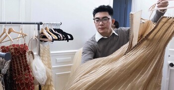 প্যারিসে ইতিহাস গড়লেন সর্বকনিষ্ঠ ভিয়েতনামি ডিজাইনার ফান হুই