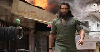 বিতর্কের মাঝেও ‘ধুরন্ধর’র দাপট, ১৩০ কোটিতে ওটিটি স্বত্ব বিক্রি