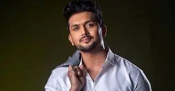 করেছেন শুটিংয়ের ছোটখাটো কাজ, আজ তিনি ঢালিউডের নায়ক