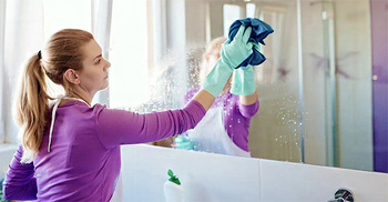 আয়না ও কাচের কালো দাগ দূর করার উপায়