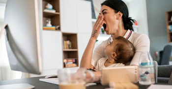 সারাদিন বাসায় সন্তানের দেখাশোনা করার চাপ বাইরের কাজ থেকে কম নয়