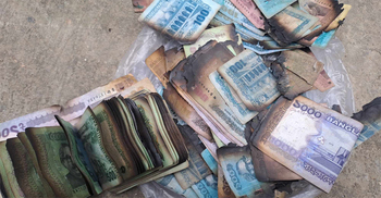 আগুন পোহাতে গিয়ে ৬৫ হাজার টাকা পুড়লো ব্যবসায়ীর