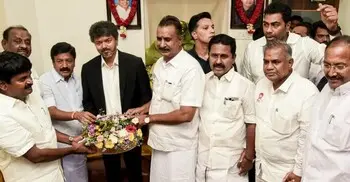 ‘বিজয় ঝড়ে’ তছনছ এআইএডিএমকে, বিদ্রোহে টালমাটাল বিরোধী শিবির