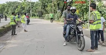 টোল নৈরাজ্যে কমছে পর্যটক-দর্শনার্থী, ব্যবসায় মন্দা