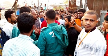 টঙ্গীতে নৌকা-ট্রাক সমর্থকদের মধ্যে সংঘর্ষ, আহত ৮