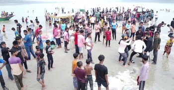 মধুমতির চরে পর্যটকের ঢল, যেন মিনি কক্সবাজার