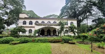 ব্রহ্মপুত্রের তীরে নীরব সাক্ষী হয়ে দাঁড়িয়ে আছে জয়নুল সংগ্রহশালা