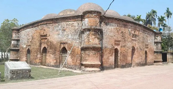 সুলতানি আমলের ঐতিহাসিক নিদর্শন মসজিদকুঁড়