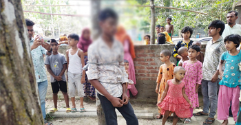 ফোন চুরির অপবাদে কিশোরকে গাছে বেঁধে নির্যাতন