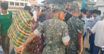 পটুয়াখালীতে ৫ লঞ্চ থেকে শতাধিক তোশক জব্দ