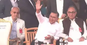 Tarique skips ‘royal’ chair, opts for a plastic one