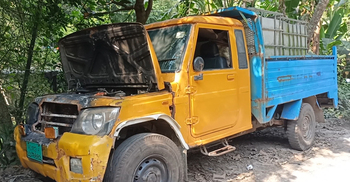 অবরোধে পার্কিং করা পিকআপ পুড়িয়ে দিলো দুর্বৃত্তরা