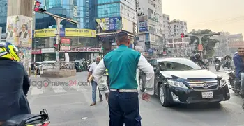 স্বয়ংক্রিয় ট্রাফিক সিগন্যালও মানতে অনীহা, এখনো ভরসা হাতের ইশারা