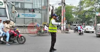 সড়কেই তাদের ঈদ