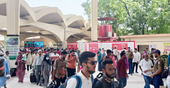 ঢাকামুখী জনস্রোত, স্বস্তির ট্রেনযাত্রা