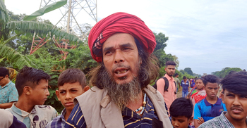 ‘আগে মনে করতাম বাসে গেলে সমস্যা, এখন ট্রেনেও’