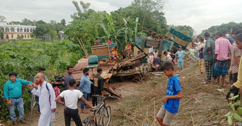 ‘চোখ বন্ধ করলেই ভেসে আসছে ক্ষতবিক্ষত লাশ আর আহাজারি’