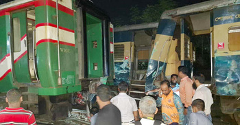 রাজশাহীতে ঢালারচর এক্সপ্রেসের দুই বগি লাইনচ্যুত